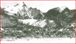 Kongma Tse Peak as seen from Gorakshep. 